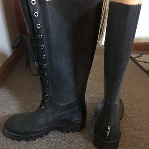 Tretorn Vintage Rain Boots with out box.